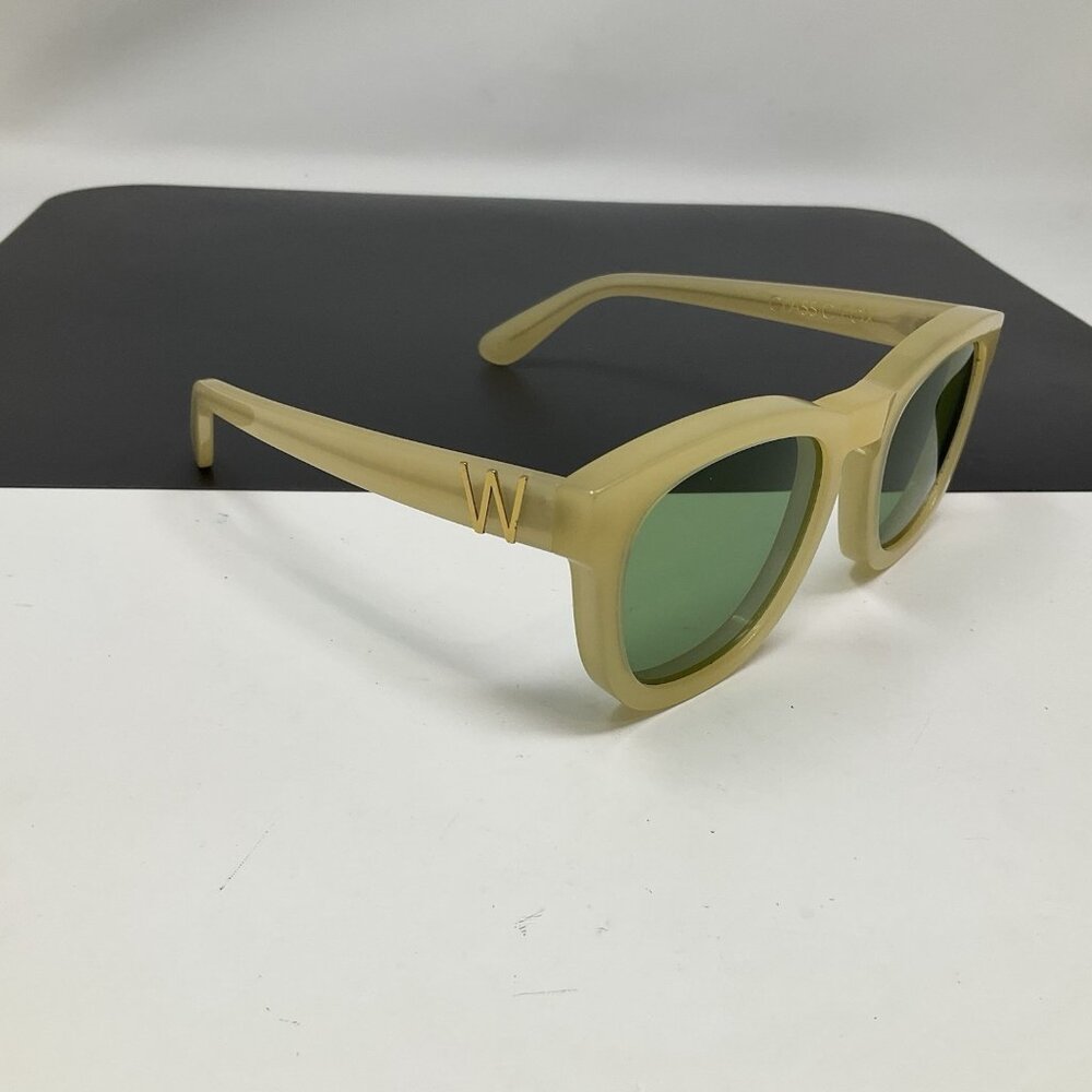 WILDFOX Sunglasses - Classic Fox  Sunglasses
